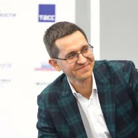 Антон Хащенко в MAX