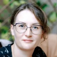 Инга на кухне в MAX