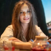 Анна Аникина в MAX