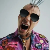 Павел Перец: экскурсии & бар ЦПР в MAX