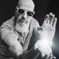 Турник и море в MAX