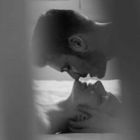 ЕШЬ. МОЛИСЬ. ЛЮБИ в MAX