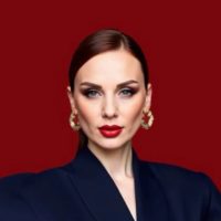 Ана Мавричева в MAX