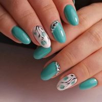 Идеи для вашего маникюра в MAX