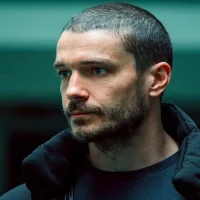 СЕРИАЛЫ И КИНО | ГОСПОЖА ПЛЕЙМЕН | СВАРИТЬ МЕДВЕДЯ | СМЕРТЬ ОТ МОЛНИИ | ГЕВЕЛИЙ | САГА О ХАРДАКРАХ в MAX