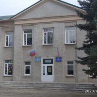 Новоамвросиевская школа