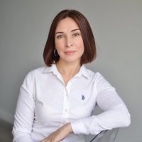Елена Комарова