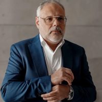 Михаил Хазин