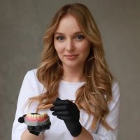 Стоматолог / Реставрация зубов